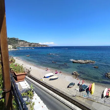 Teocle شقة جيارديني ناكسوس